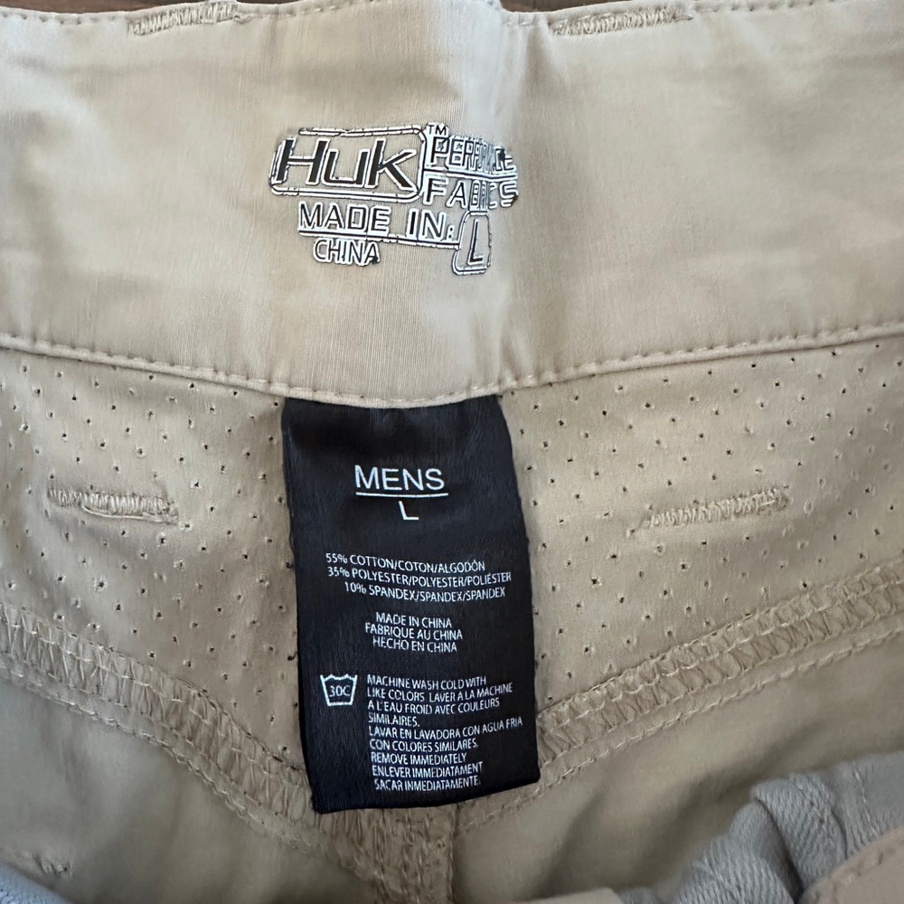 Huk Shorts Men’s L Beige Fishing Performance Zip Pocket 9.5 Inseam - Picture 2 of 7
